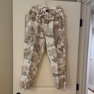 Sanctuary Beige and White Cargo Pants